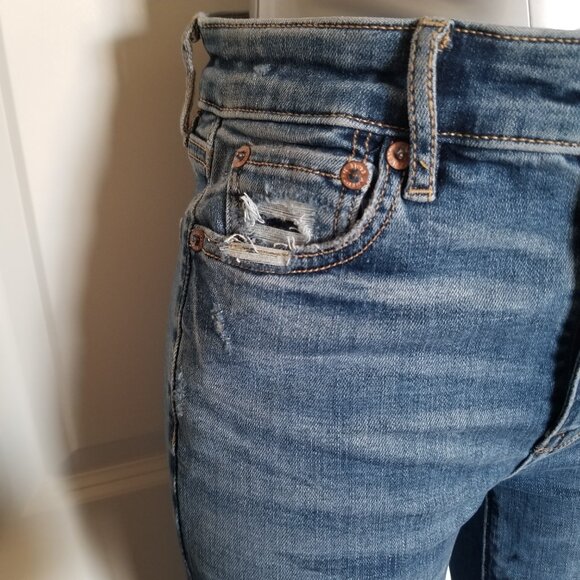 American Eagle Super Hi-Rise Flare Jeans - Picture 5 of 16